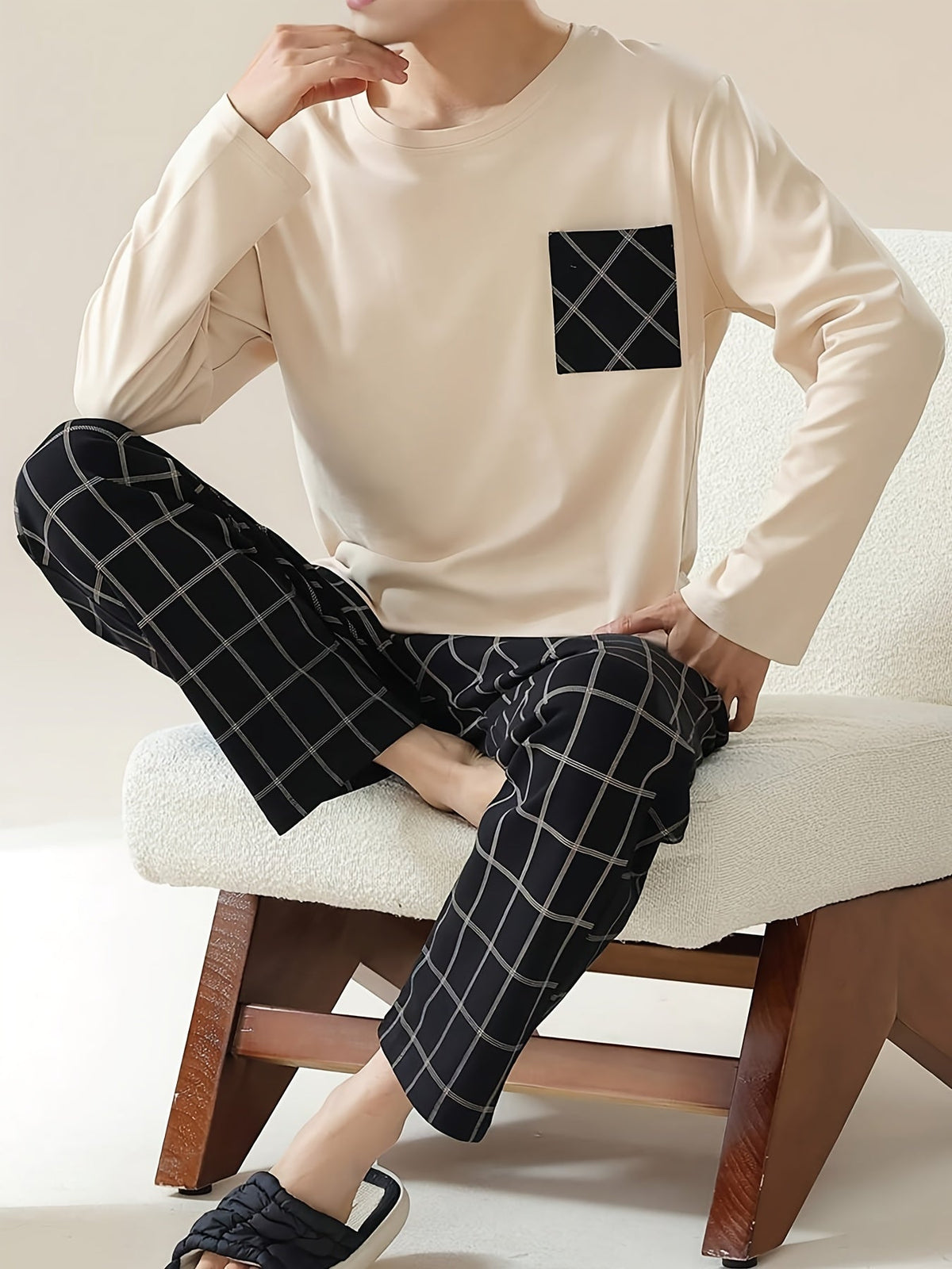 Round Neck Loungewear Set with Long Sleeves and Checked Trousers, Chest Pocket