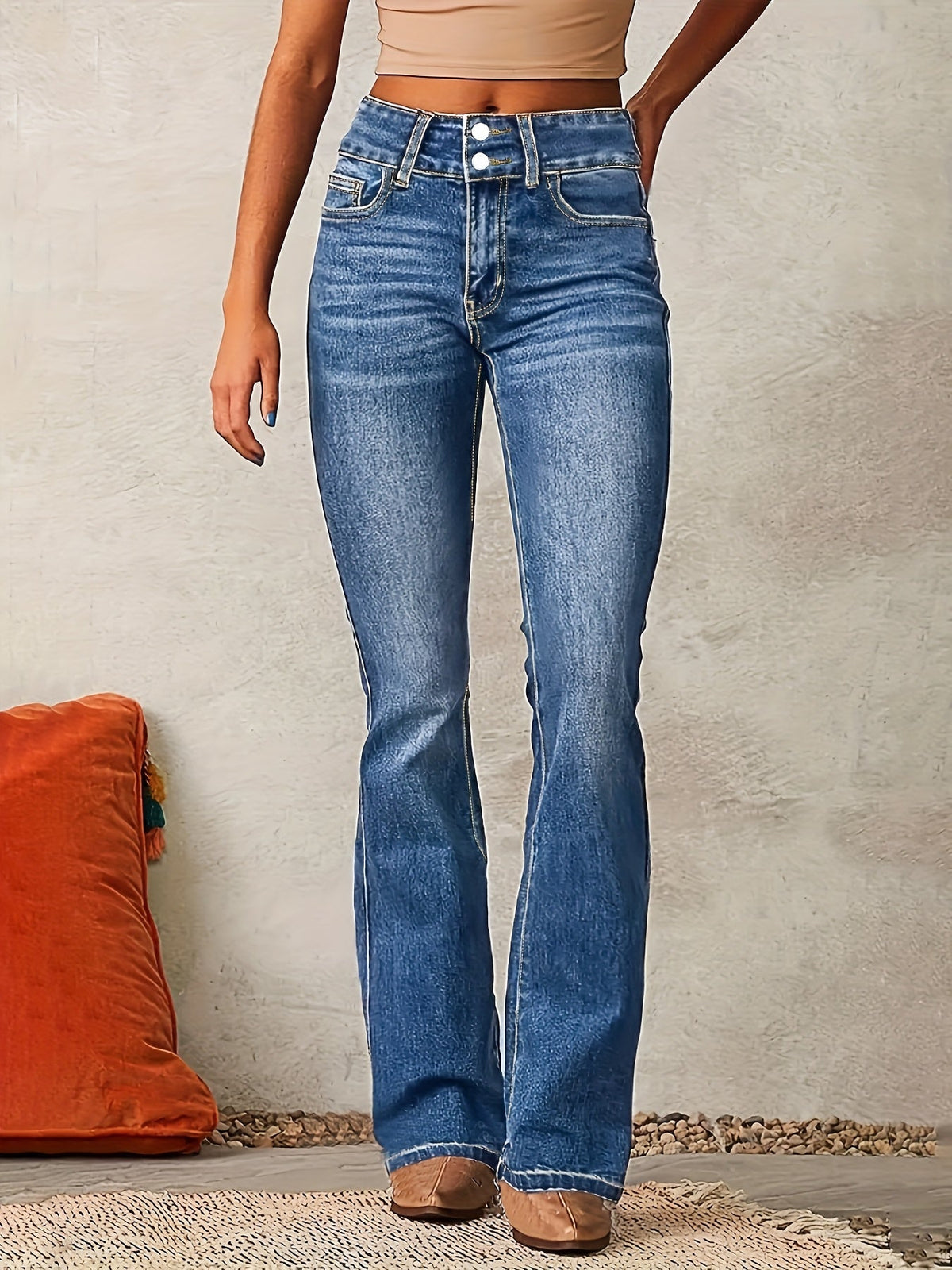 High Rise Flare Jeans with Stretch Fabric and Washed Finish, Functional Pockets