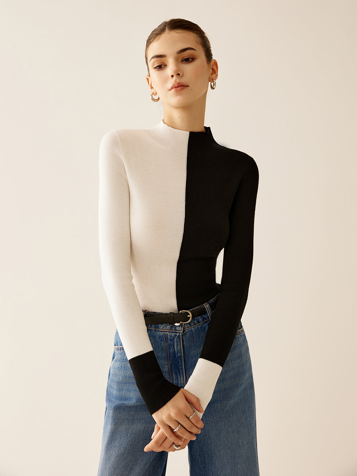 Slim Fit Knit Sweater with Medium Stretch and Blended Fibers