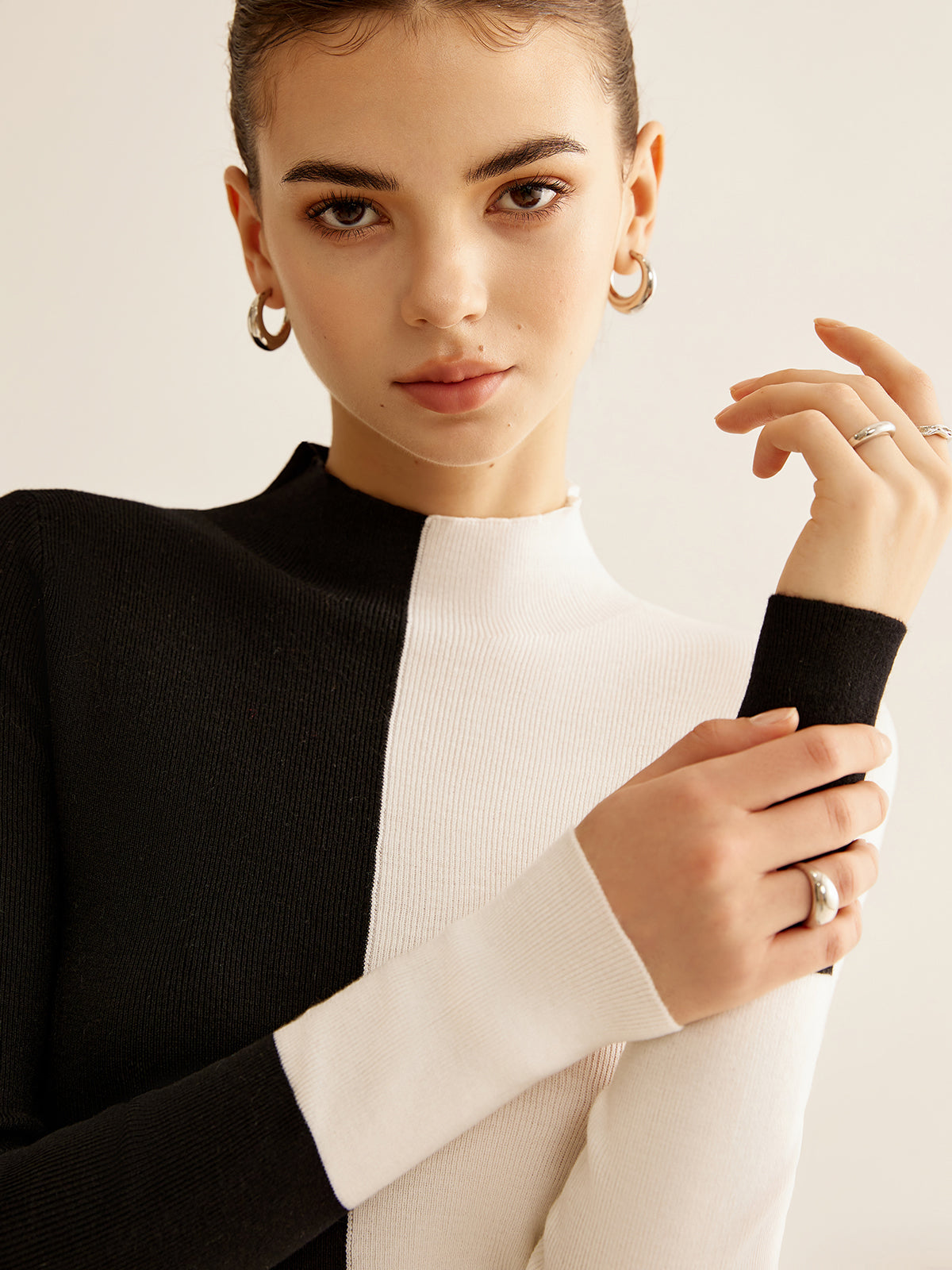 Slim Fit Knit Sweater with Medium Stretch and Blended Fibers