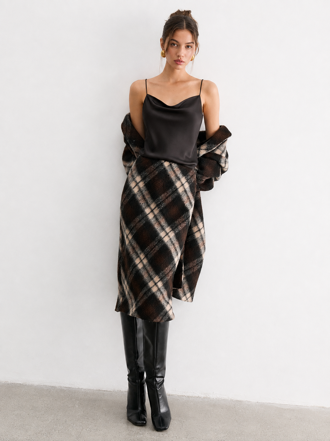Wool Blend Midi Pencil Skirt with Slim Fit and Mid Waist Placement